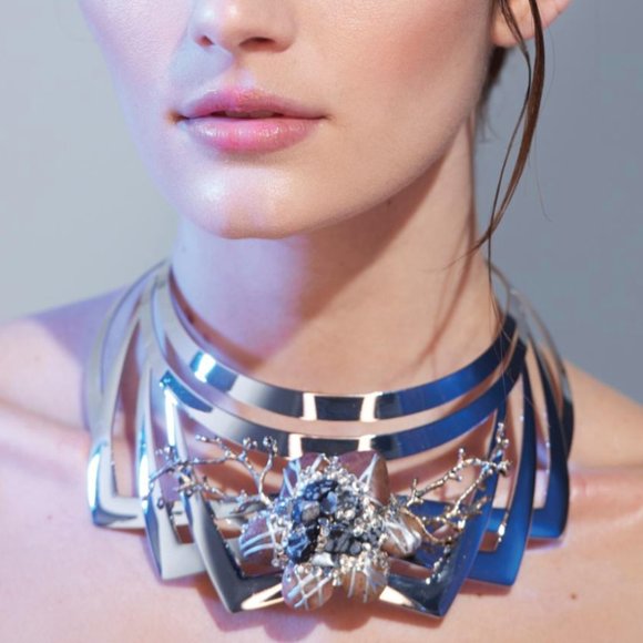 Geometric Silver Plated Choker and Earrings - Picture 1 of 8